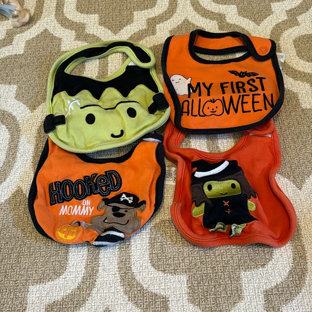 4 Halloween Bibs
